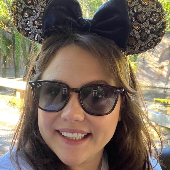 Meet your Posher, Jessica - Picture 1 of 1